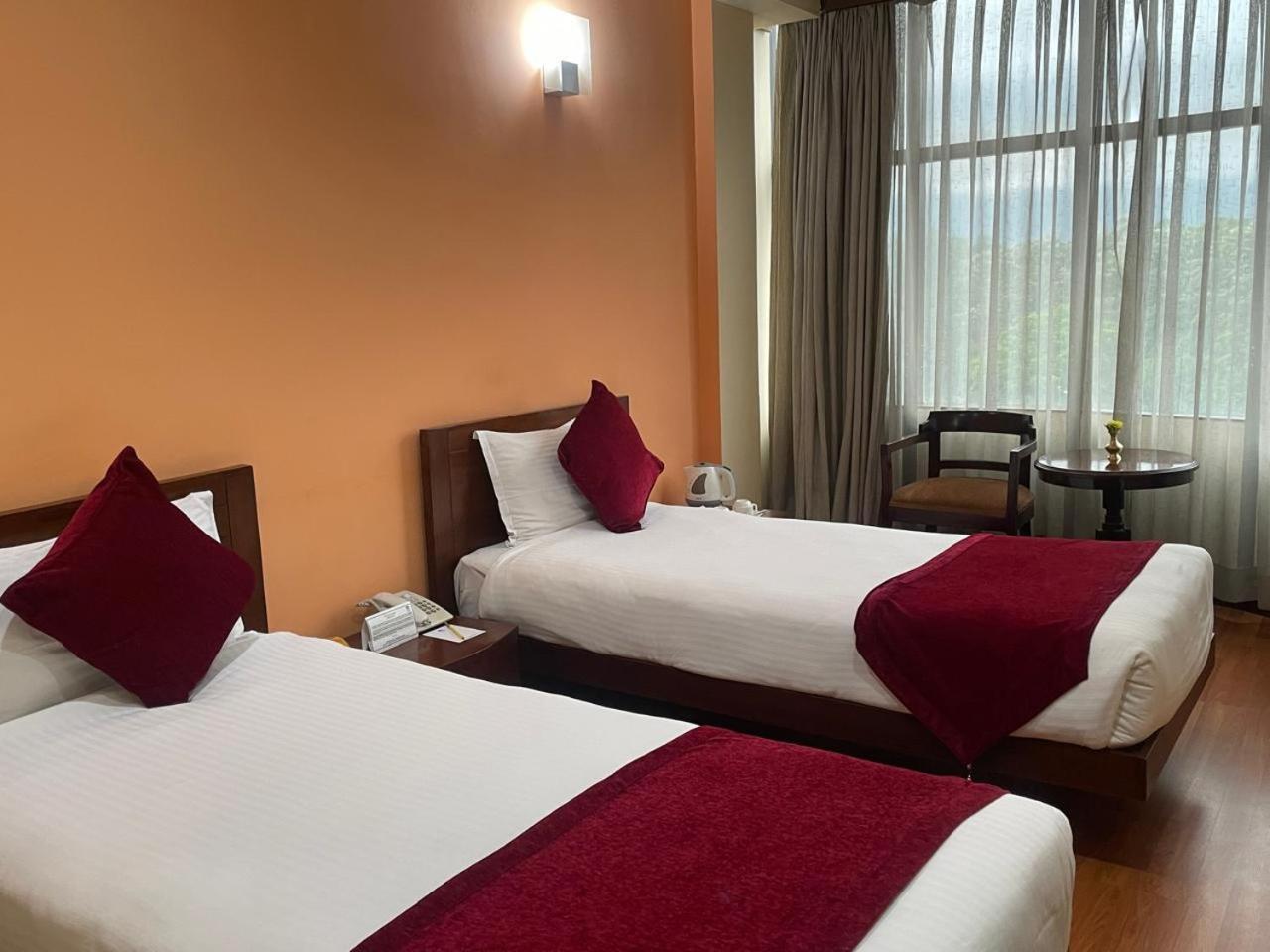 Airport Hotel Katmandu Eksteriør billede