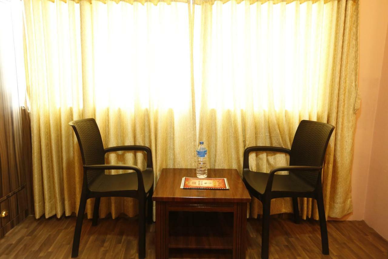Airport Hotel Katmandu Eksteriør billede