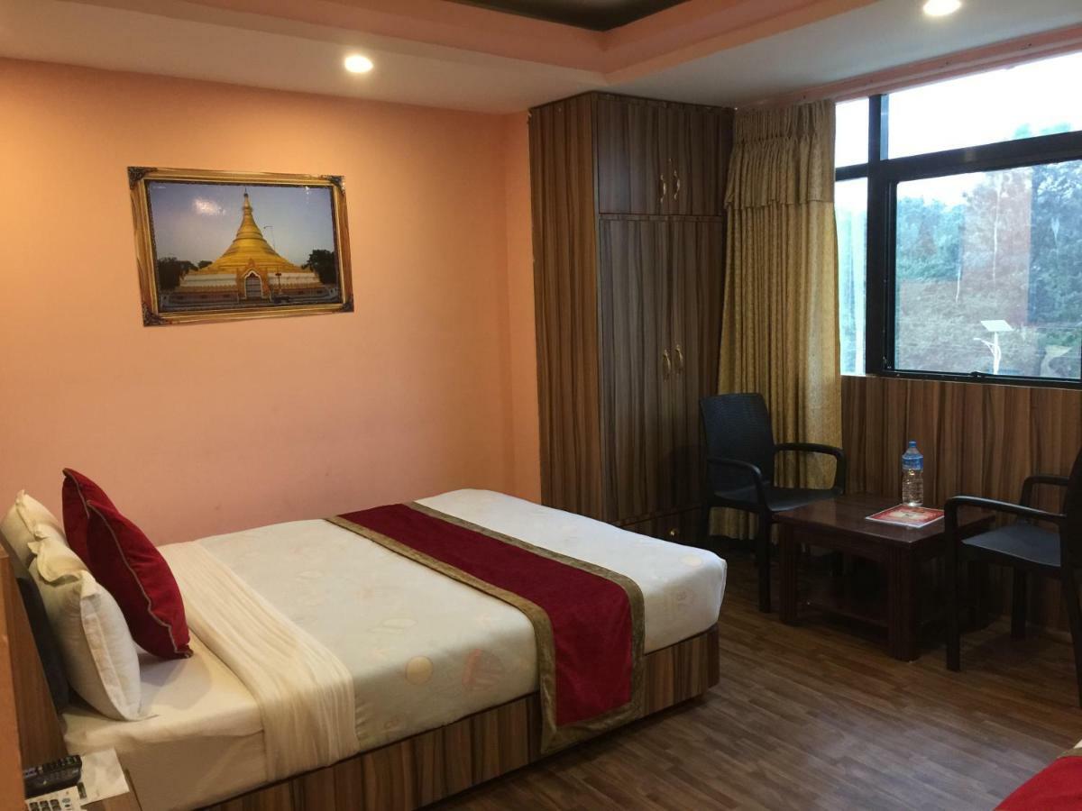 Airport Hotel Katmandu Eksteriør billede