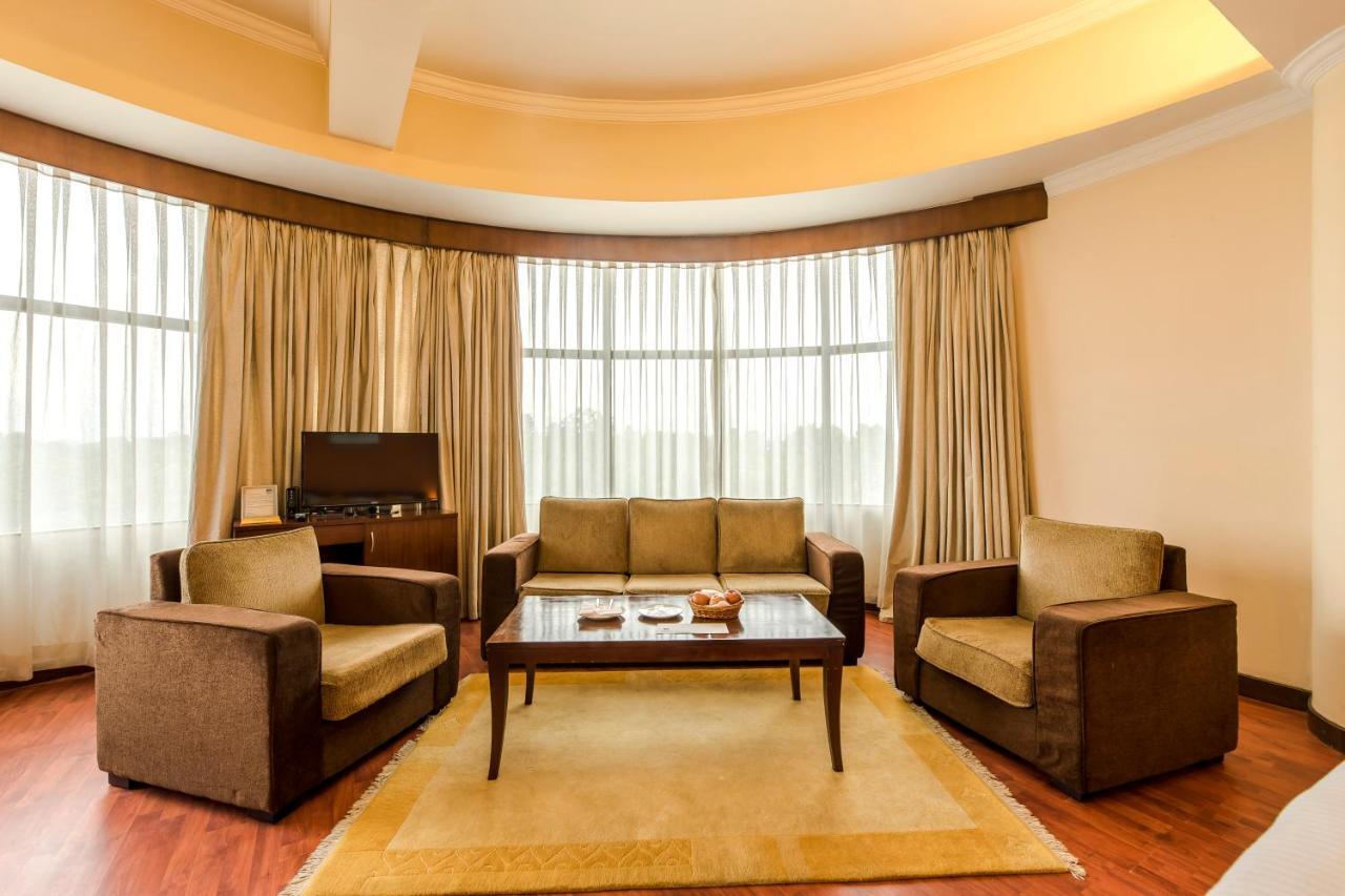 Airport Hotel Katmandu Eksteriør billede